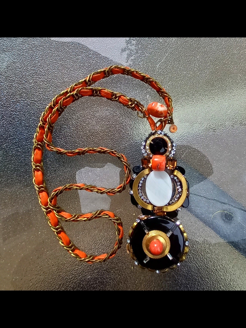 Rare Couture 2011 RANJANA KHAN Genuine CORAL & Mother Of Pearl Statement Necklac